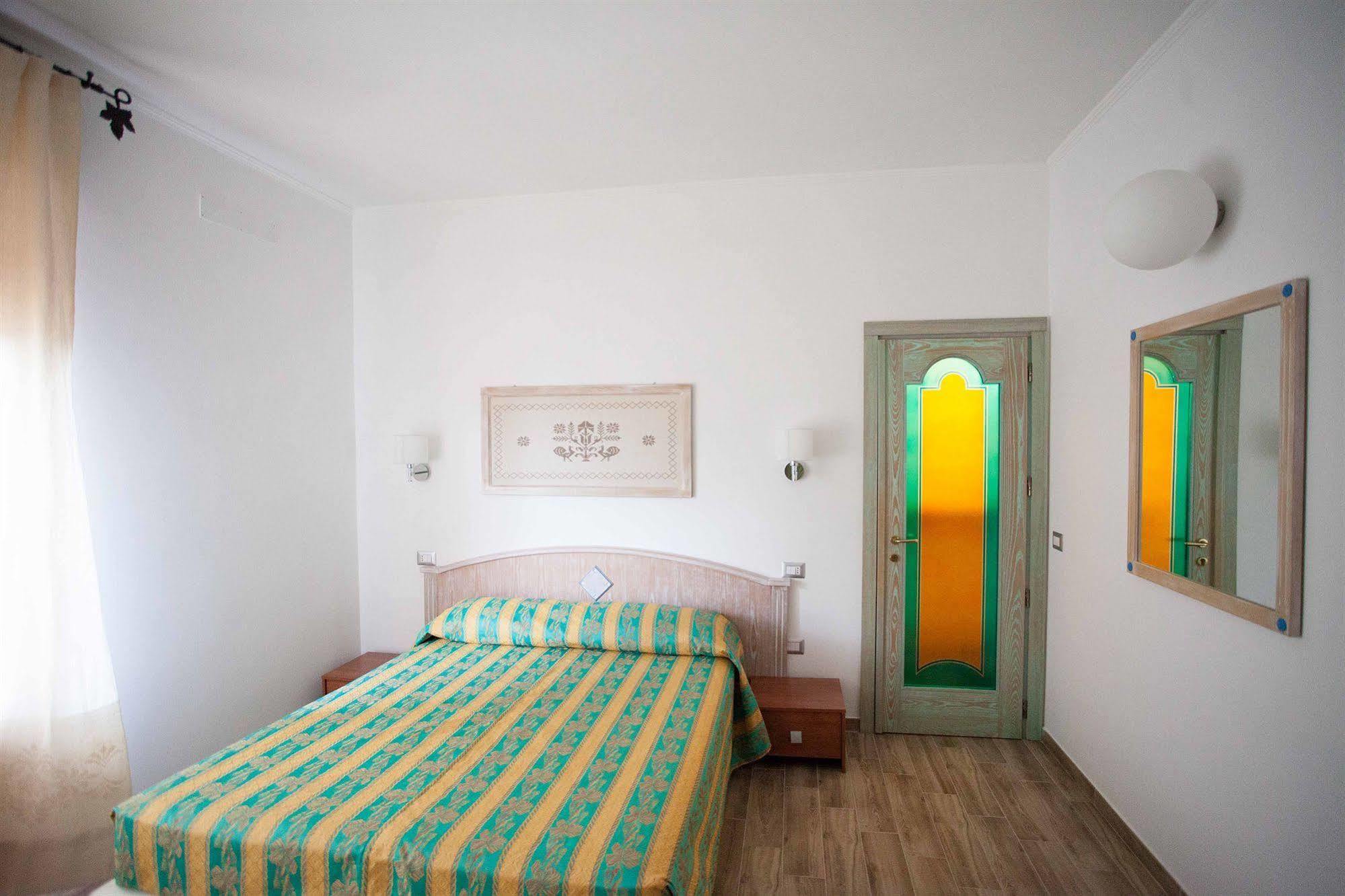 Locanda Degli Artisti 托尔托利 外观 照片