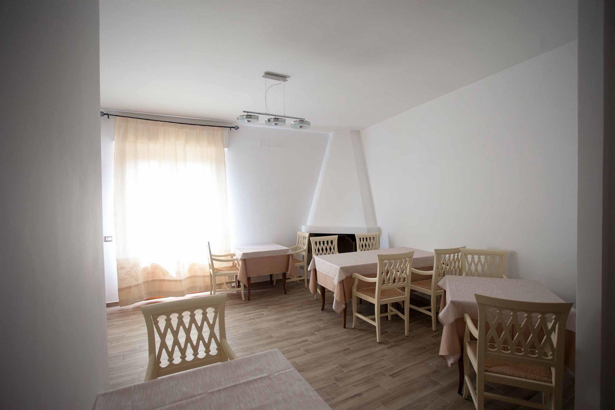 Locanda Degli Artisti 托尔托利 外观 照片